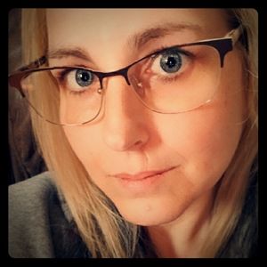 Meet your Posher, Elaine